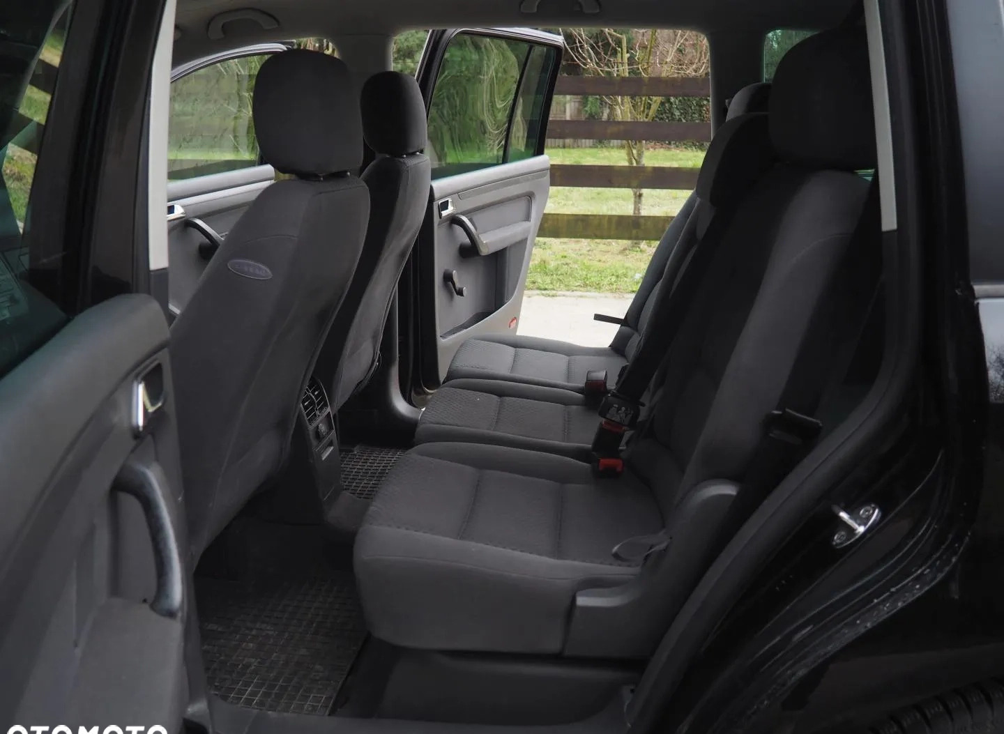 Volkswagen Touran cena 11900 przebieg: 228240, rok produkcji 2003 z Rzepin małe 704